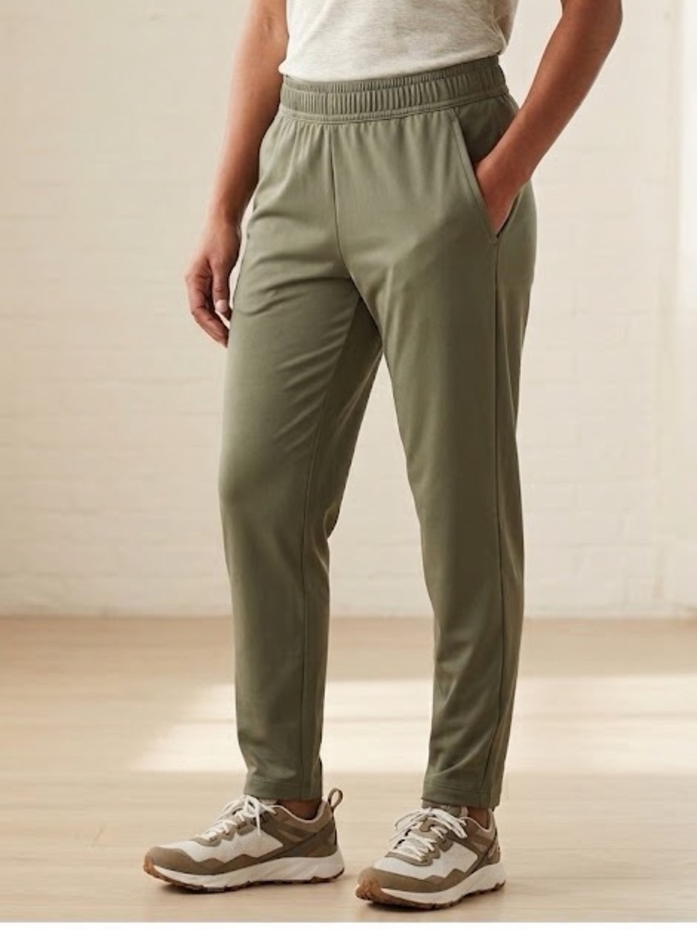 Columbia Green Pull On Pants Elastic Waistband Joggers Activewear Hiking Casual